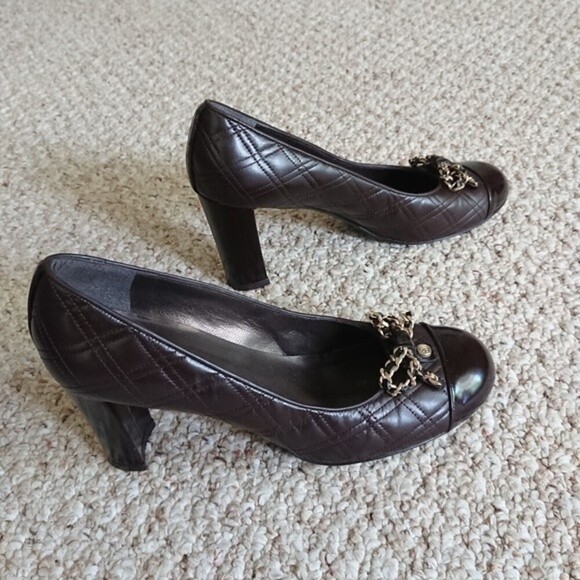 Stuart Weitzman brown Quilted Pumps With Bow size 8.5M - Picture 1 of 11